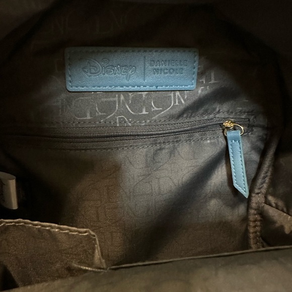 Fox and the Hound Danielle Nicole backpack - Picture 7 of 7